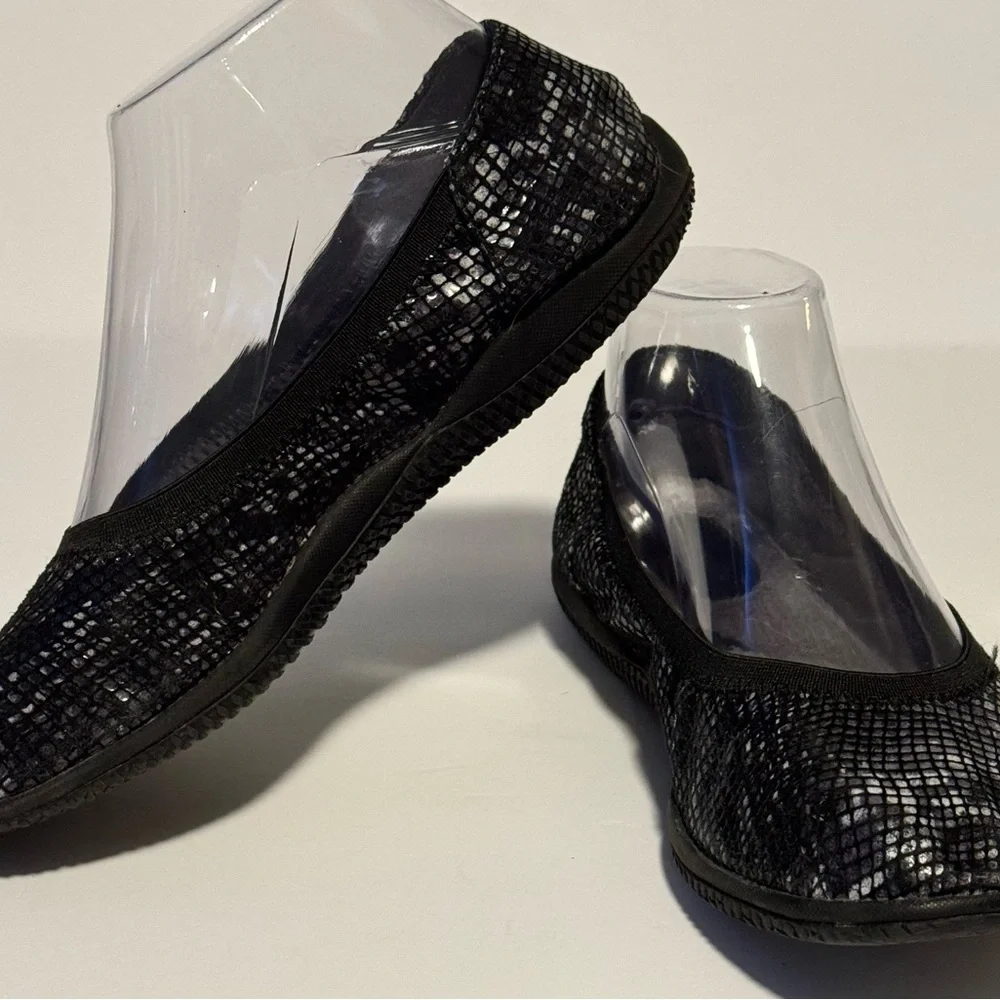 Softwalk Woman's 7 Narrow Black Silver Leather Ballerina Slip On Shoes Comfort